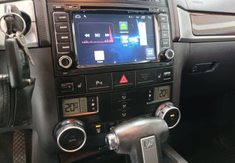 Подержанный автомобиль Volkswagen Touareg 2007 года (12 фото)