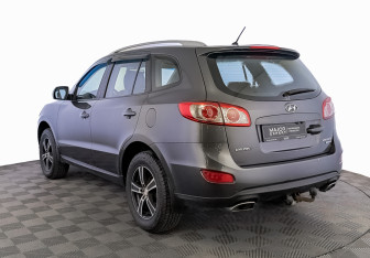 Подержанный автомобиль Hyundai Santa Fe 2011 года (7 фото)