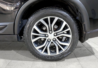 Подержанный автомобиль Mitsubishi Outlander 2021 года (17 фото)