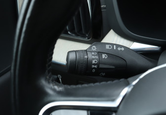 Подержанный автомобиль Volvo XC60 2020 года (20 фото)