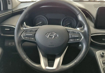 Подержанный автомобиль Hyundai Santa Fe 2020 года (9 фото)