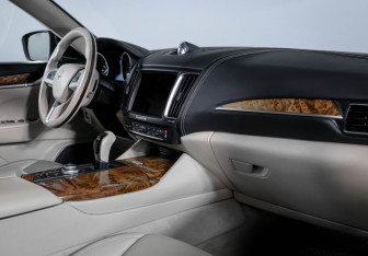 Подержанный автомобиль Maserati Levante 2017 года (9 фото)