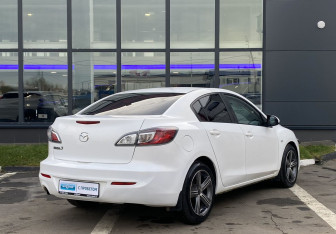 Подержанный автомобиль Mazda 3 Sedan 2012 года (5 фото)