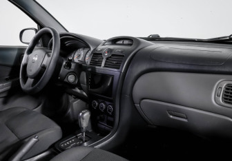 Подержанный автомобиль Nissan Almera Classic 2009 года (9 фото)