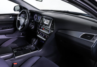 Подержанный автомобиль Hyundai Sonata 2019 года (11 фото)