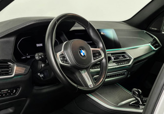 Подержанный автомобиль BMW X5 2020 года (11 фото)