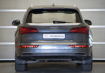 Подержанный автомобиль Audi Q5 2020 года (5 фото)