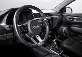 Подержанный автомобиль Kia Rio Sedan 2021 года (14 фото)