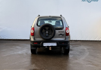 Подержанный автомобиль Chevrolet Niva 2018 года (6 фото)