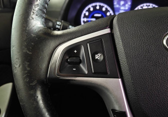 Подержанный автомобиль Hyundai Solaris Sedan 2012 года (14 фото)