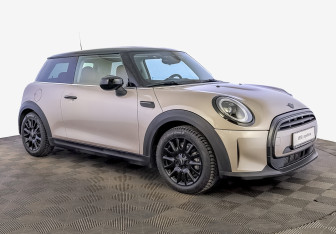 Подержанный автомобиль MINI Hatch 2022 года (3 фото)