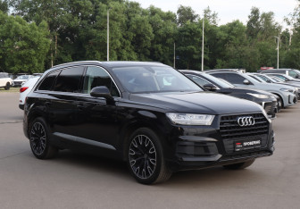 Подержанный автомобиль Audi Q7 2015 года (3 фото)