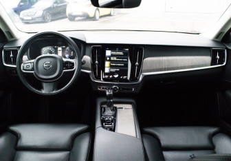 Подержанный автомобиль Volvo S90 2020 года (11 фото)