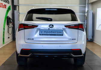 Подержанный автомобиль Lexus NX 2017 года (5 фото)