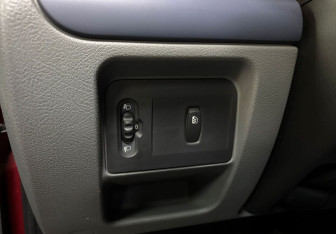 Подержанный автомобиль Renault Symbol 2007 года (17 фото)