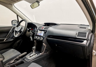 Подержанный автомобиль Subaru Forester Suv 2017 года (11 фото)