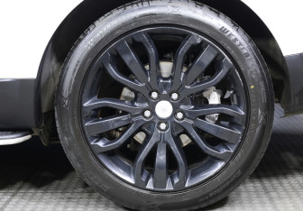 Подержанный автомобиль Land Rover Range Rover Sport 2018 года (26 фото)