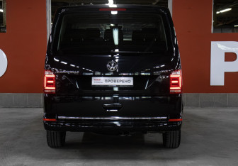 Подержанный автомобиль Volkswagen Caravelle 2017 года (6 фото)