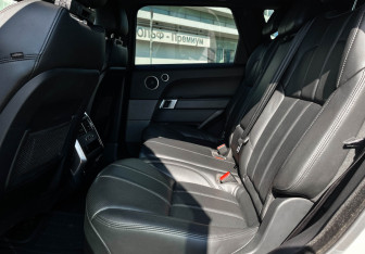 Подержанный автомобиль Land Rover Range Rover Sport 2016 года (10 фото)