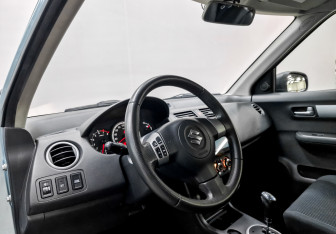 Подержанный автомобиль Suzuki Swift Hatchback 2007 года (17 фото)