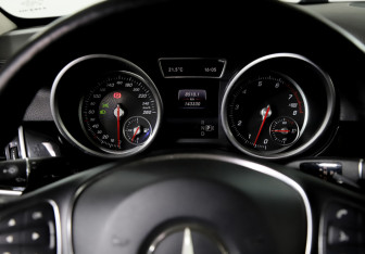 Подержанный автомобиль Mercedes-Benz GLE 2015 года (10 фото)