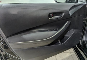 Подержанный автомобиль Toyota Corolla Sedan 2019 года (19 фото)