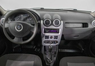 Подержанный автомобиль Renault Logan Sedan 2014 года (13 фото)