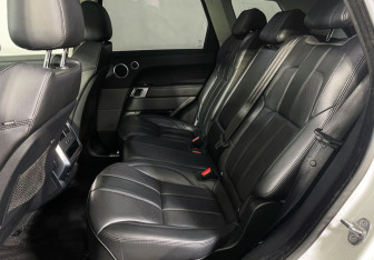 Подержанный автомобиль Land Rover Range Rover Sport 2016 года (10 фото)