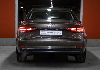 Подержанный автомобиль Audi A4 Sedan 2015 года (6 фото)