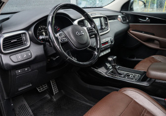 Подержанный автомобиль Kia Sorento 2019 года (13 фото)