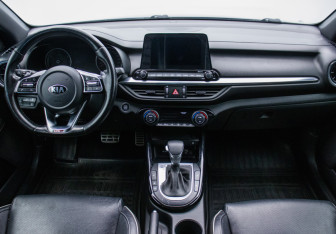 Подержанный автомобиль Kia Cerato Sedan 2021 года (13 фото)