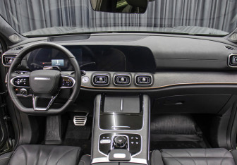 Подержанный автомобиль Jaecoo J8 2024 года (14 фото)