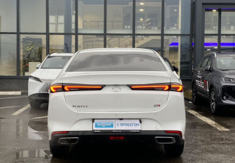 Подержанный автомобиль Kaiyi E5 2023 года (6 фото)