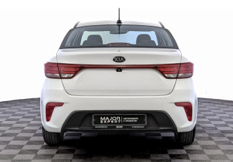Подержанный автомобиль Kia Rio Sedan 2019 года (6 фото)