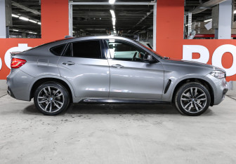 Подержанный автомобиль BMW X6 2017 года (4 фото)