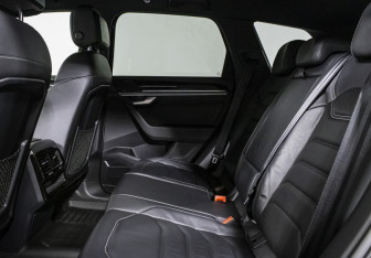 Подержанный автомобиль Volkswagen Touareg 2020 года (14 фото)