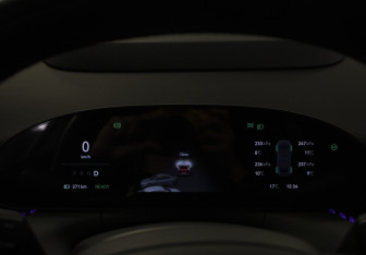 Подержанный автомобиль Zeekr 001 2024 года (27 фото)