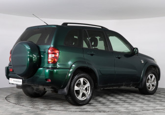 Подержанный автомобиль Toyota RAV4 2004 года (3 фото)