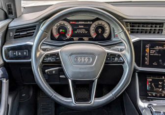 Подержанный автомобиль Audi A7 2021 года (22 фото)