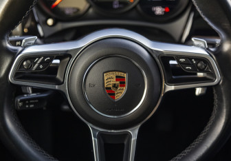 Подержанный автомобиль Porsche Macan 2021 года (14 фото)