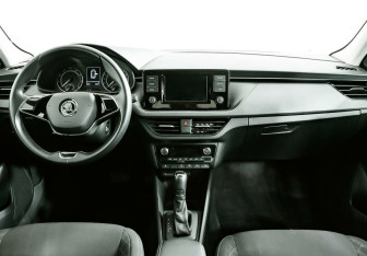 Подержанный автомобиль Skoda Rapid Liftback 2021 года (8 фото)