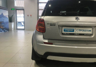 Подержанный автомобиль Suzuki SX4 Hatchback 2014 года (8 фото)