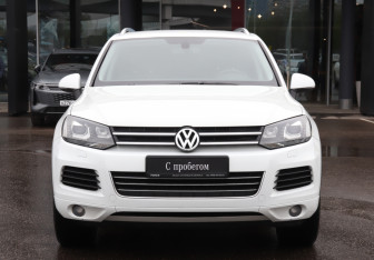 Подержанный автомобиль Volkswagen Touareg 2013 года (2 фото)