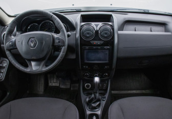 Подержанный автомобиль Renault Duster 2018 года (12 фото)