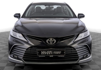 Подержанный автомобиль Toyota Camry Sedan 2021 года (2 фото)