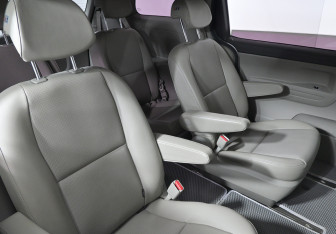 Подержанный автомобиль Kia Carnival 2019 года (20 фото)