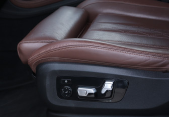 Подержанный автомобиль BMW X7 2020 года (25 фото)