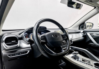 Подержанный автомобиль Geely Coolray 2023 года (17 фото)