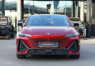Подержанный автомобиль Changan UNI-V 2023 года (2 фото)