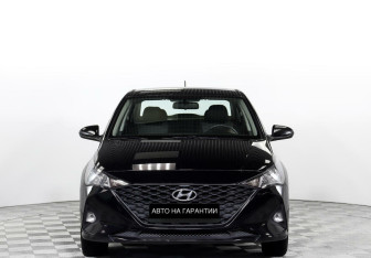 Подержанный автомобиль Hyundai Solaris Sedan 2020 года (2 фото)